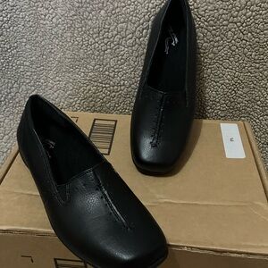 Easy Street Black Loafers for Women